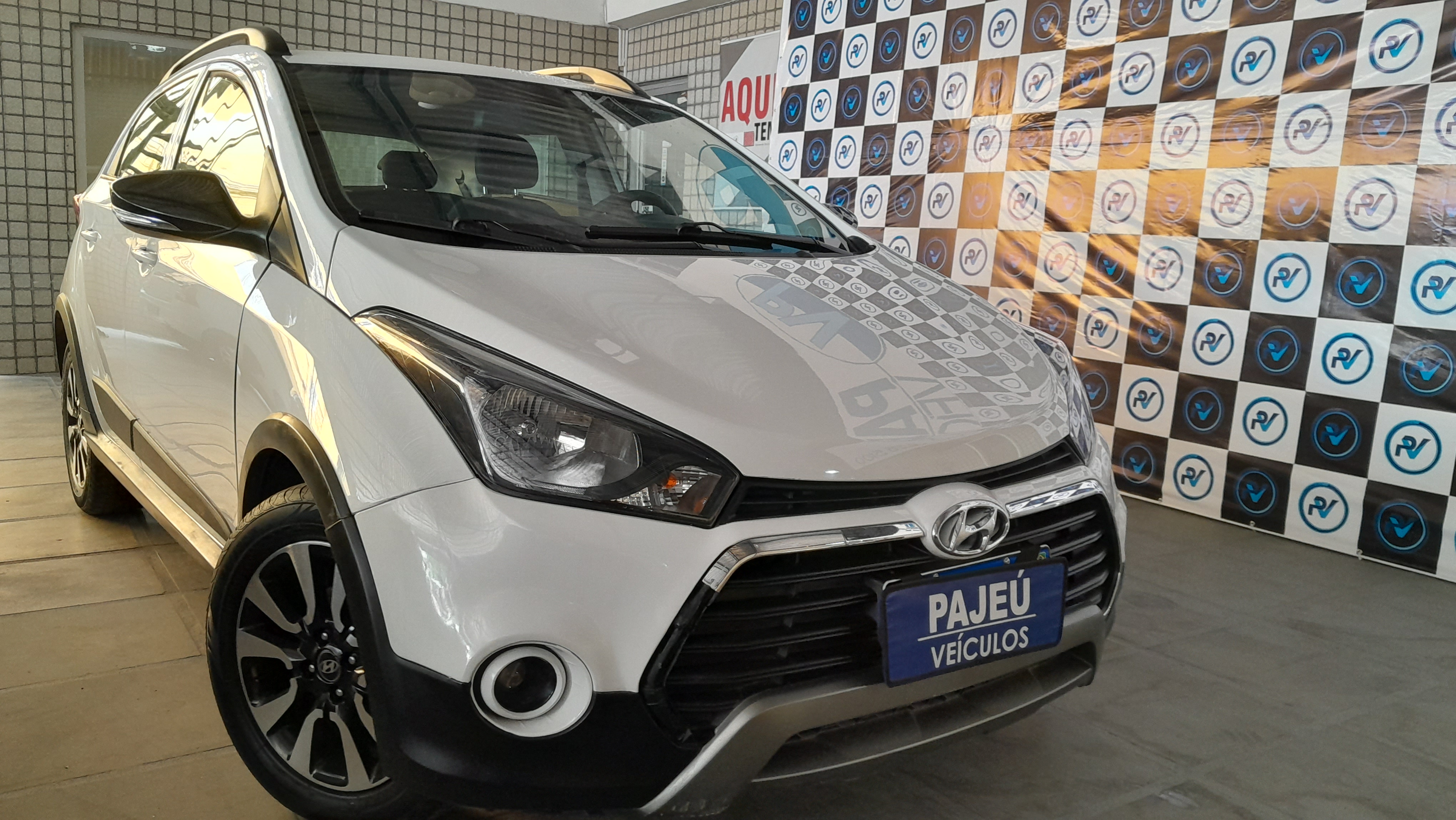 HYUNDAI         HB20X