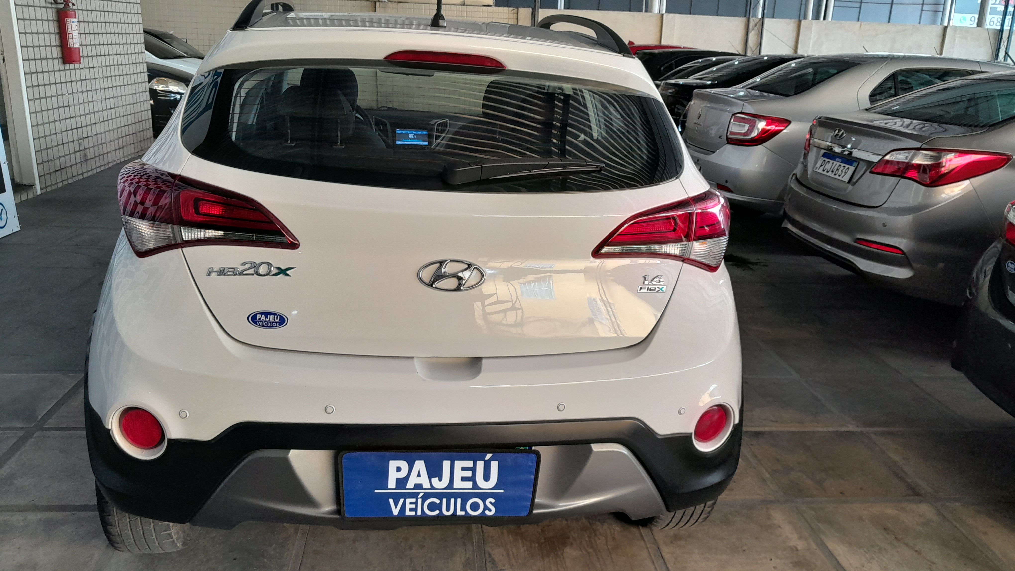 HYUNDAI         HB20X